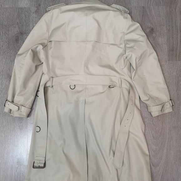 DISCOVER 90s Vintage London Fog Gender Neutral Trench Coat | TheStyleMinr.com - Picture 5 of 5